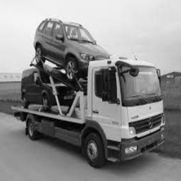Car transporter truck for vehicle recovery